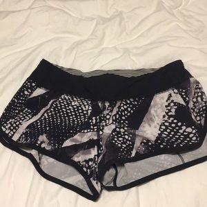 Size 6 lululemon speed shorts